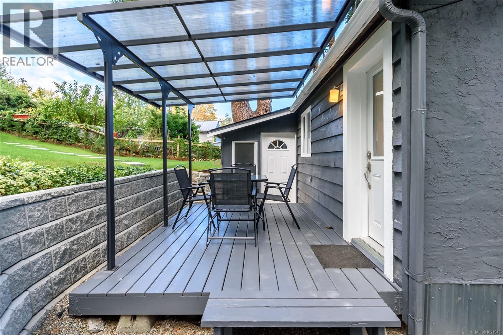 5429 ISLAND HWY - 32