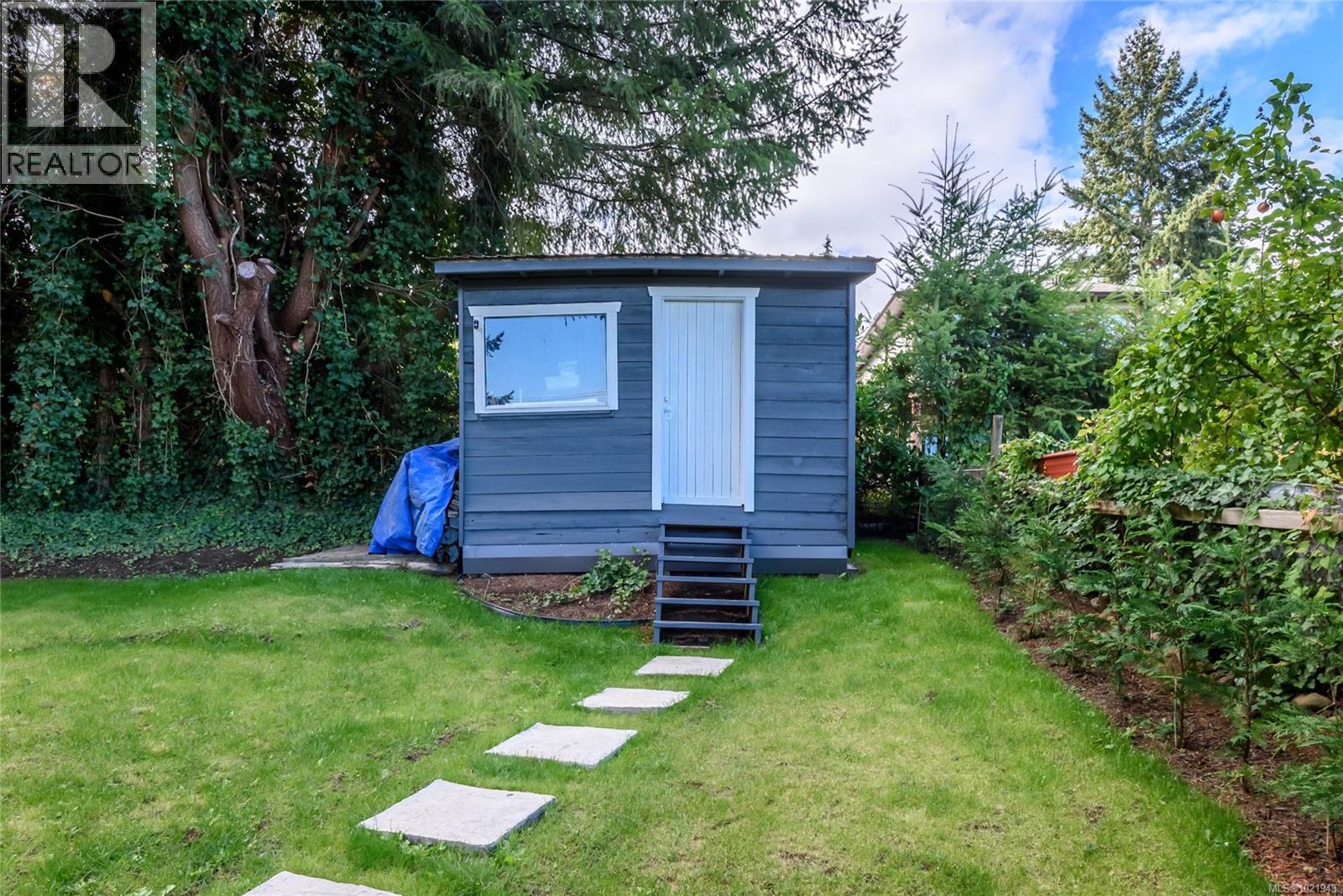 5429 ISLAND HWY - 40