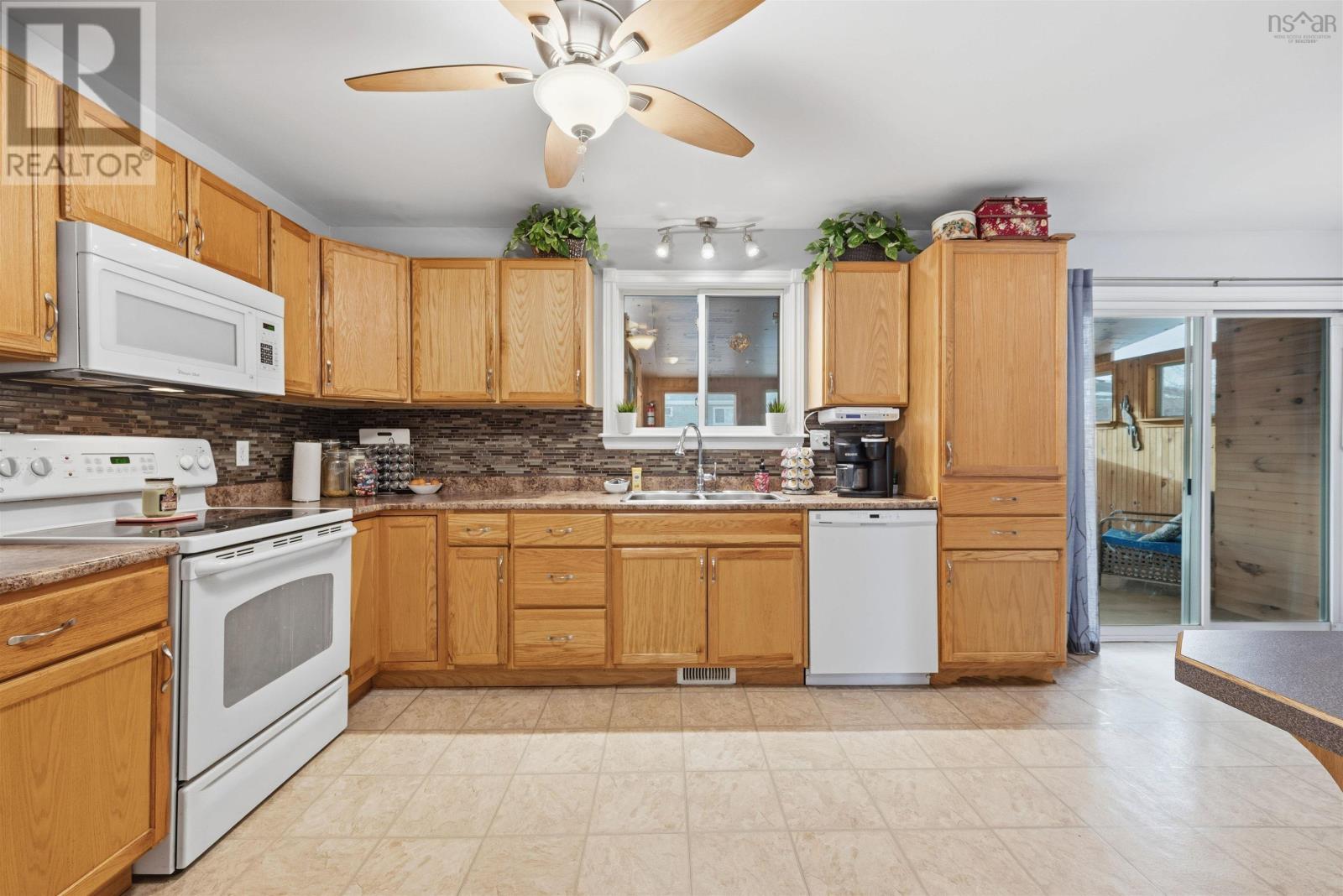 Property 11 of 50 of 24 Roblea Drive