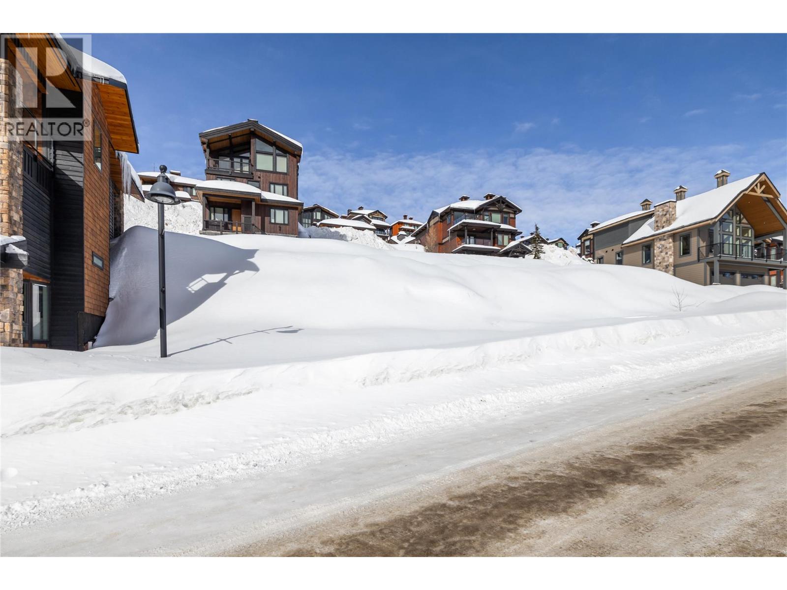  325 Feathertop Way, Big White