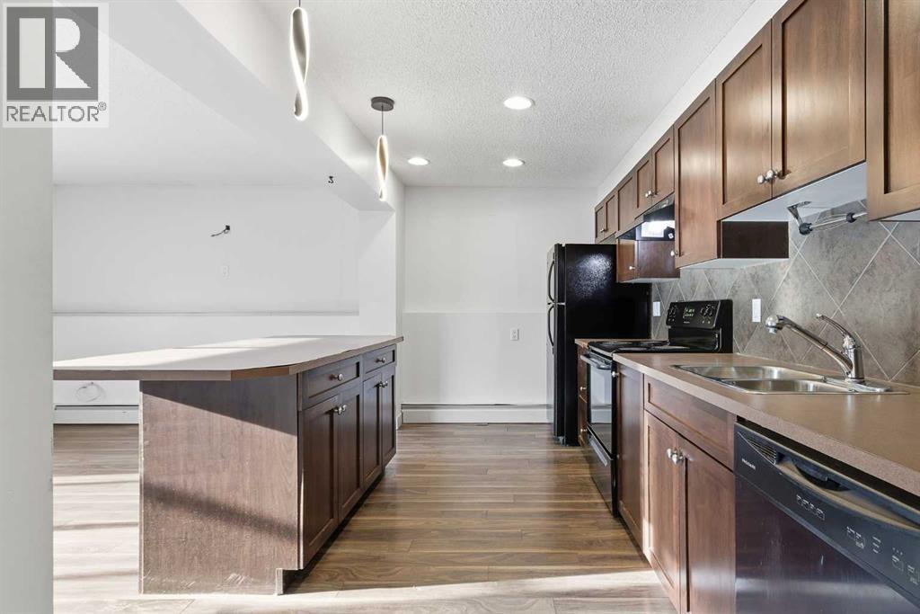 Single Family House for Sale in    Avenue SW Sunalta Calgary 