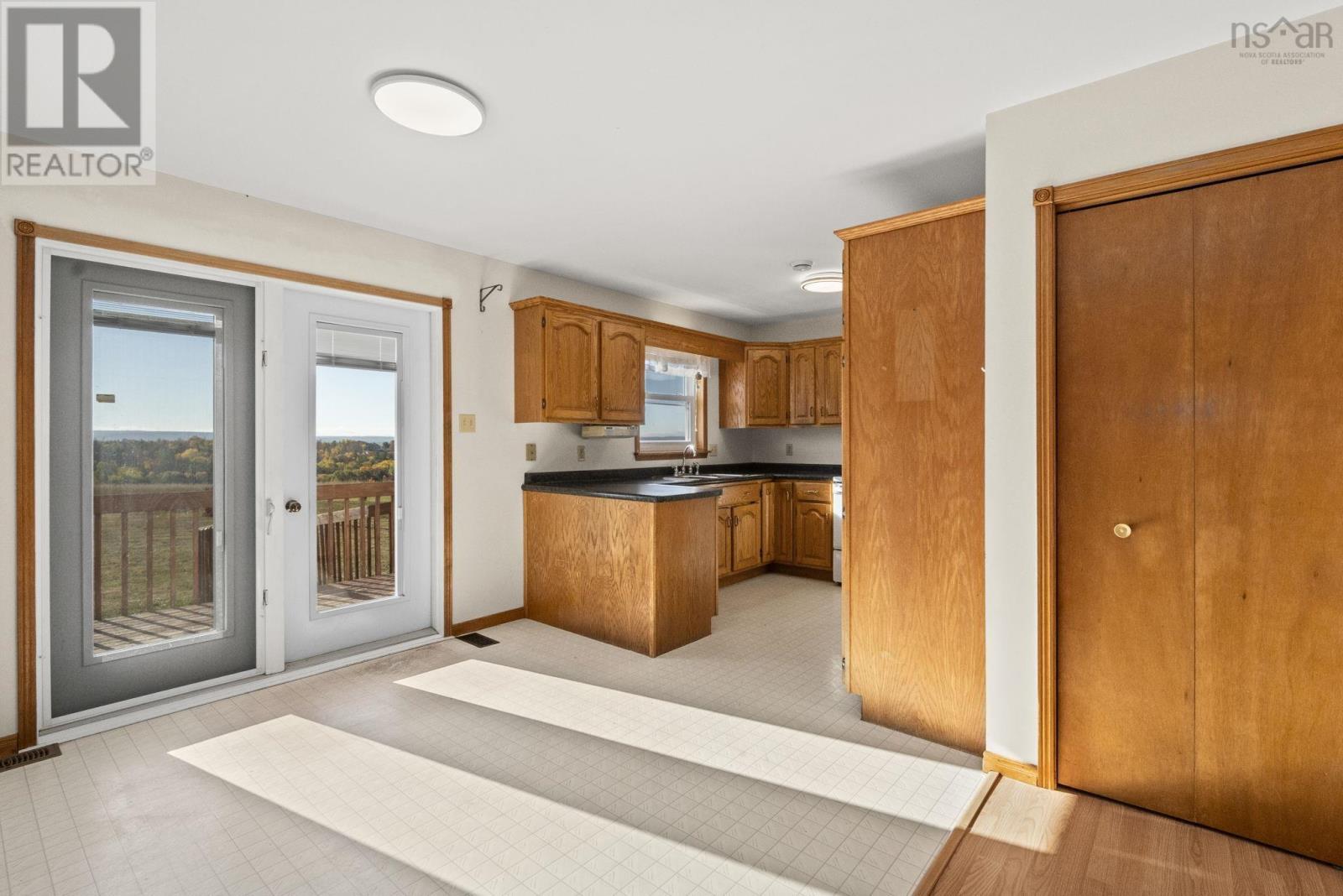 Property 8 of 33 of 454 Lawrence Road