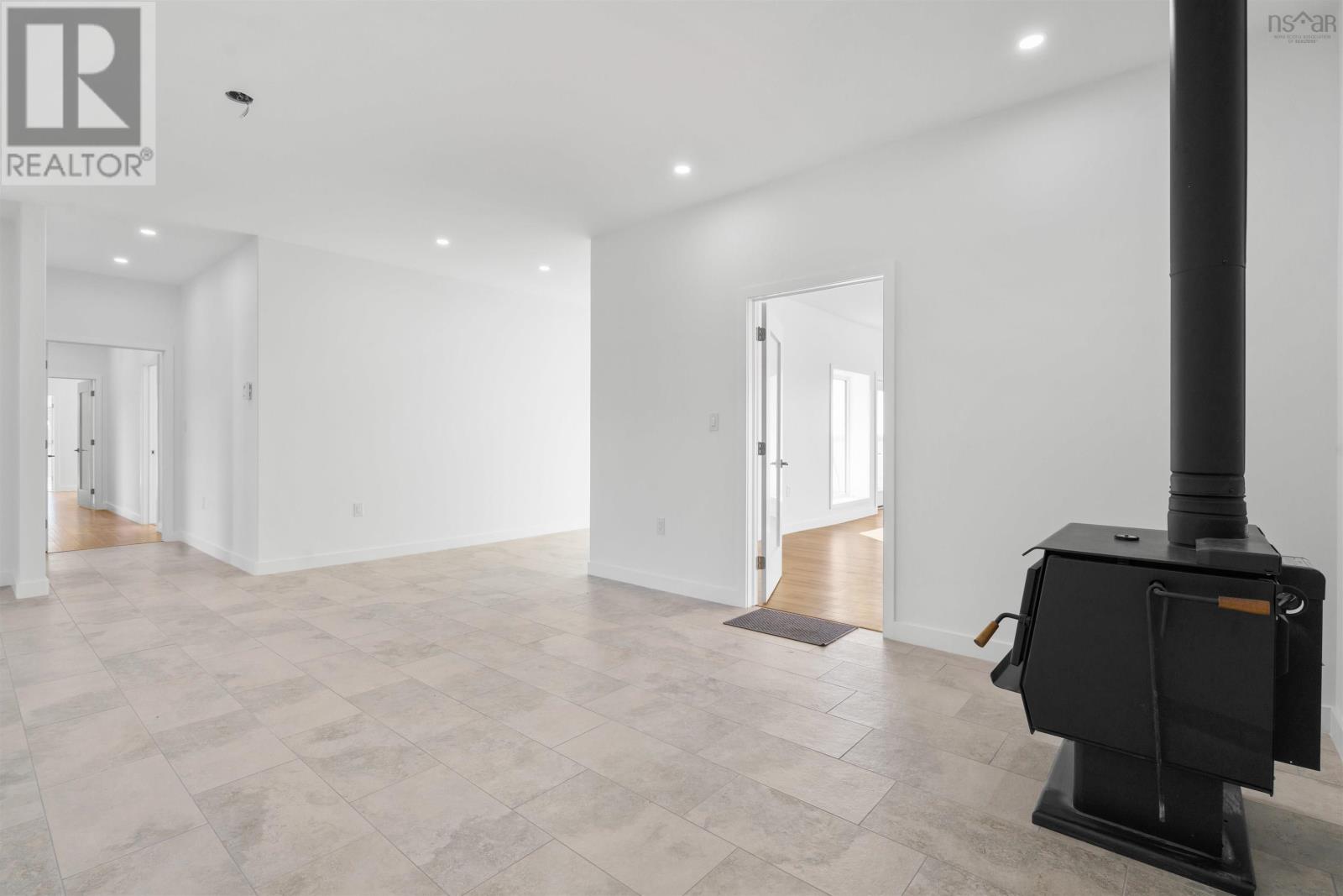 Property 10 of 42 of Eric Lane