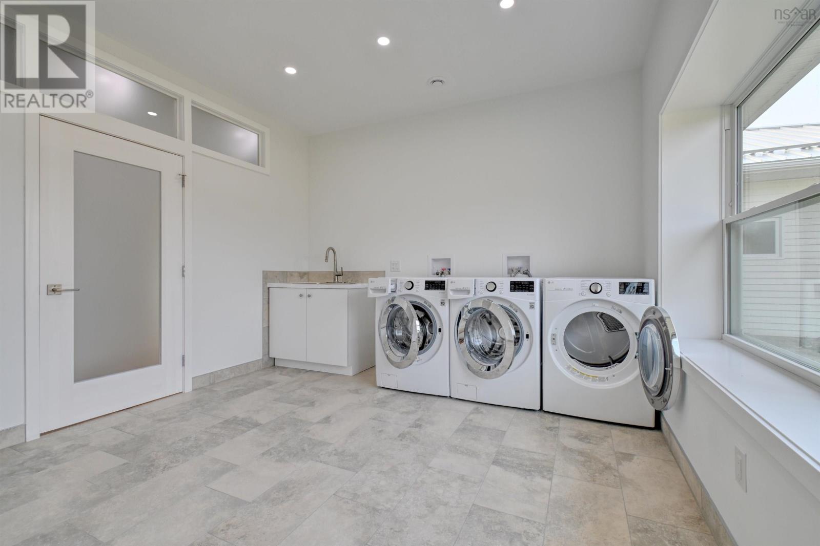 Property 13 of 42 of Eric Lane