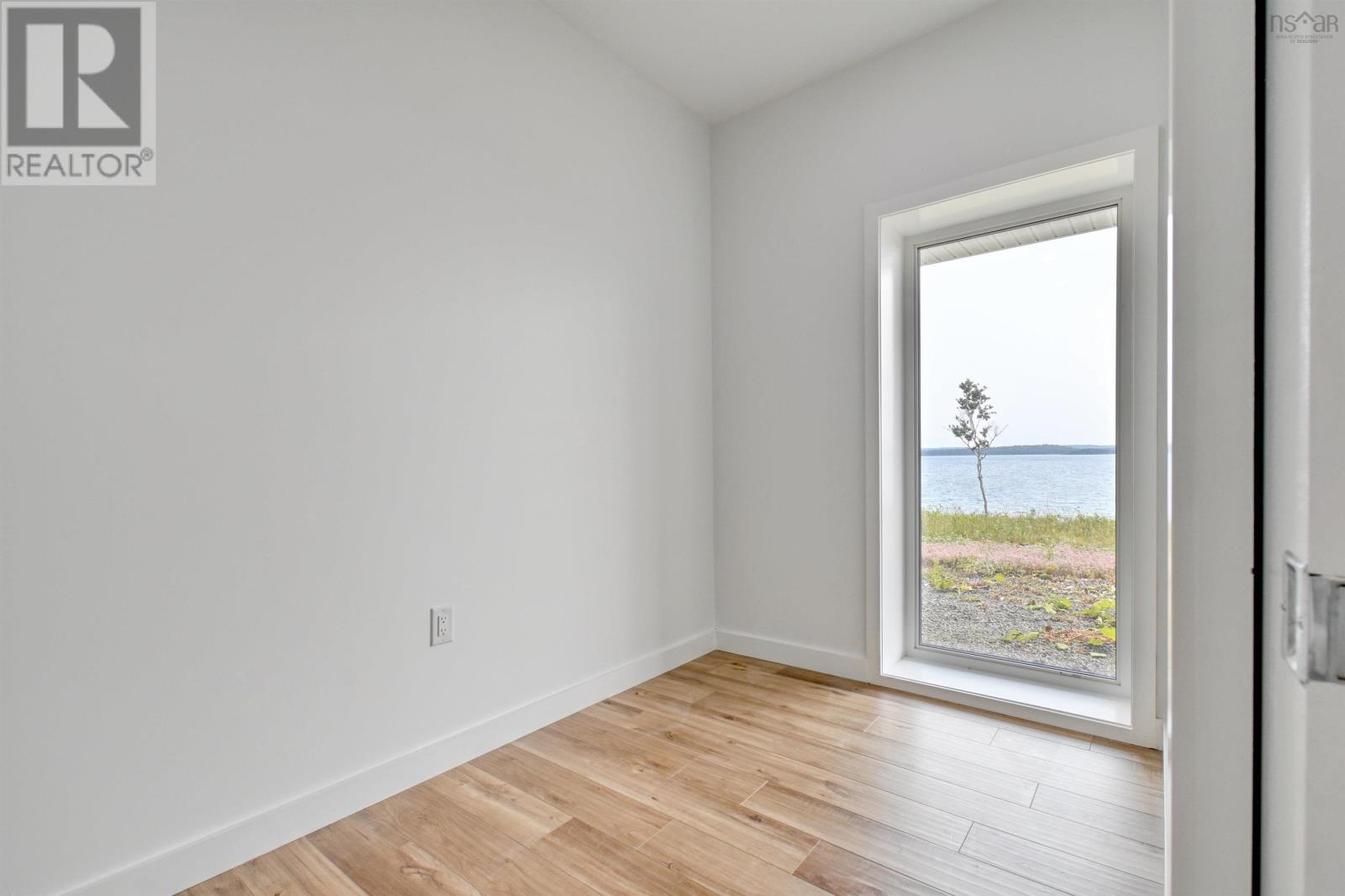 Property 22 of 42 of Eric Lane