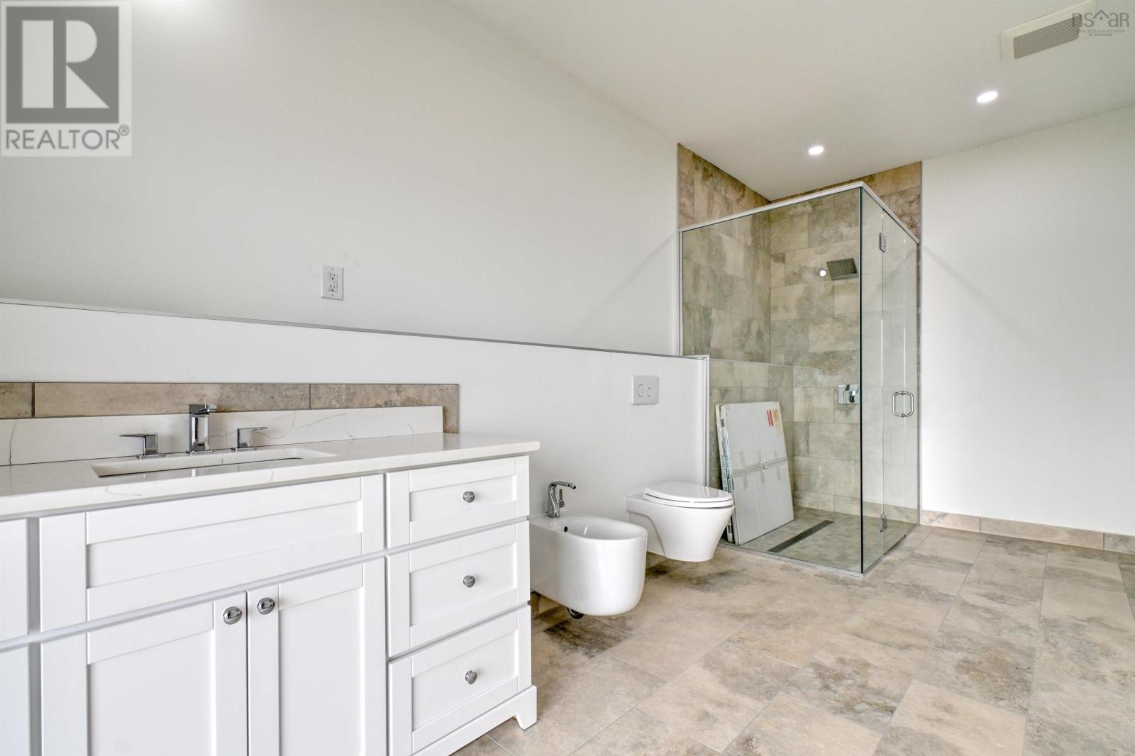 Property 23 of 42 of Eric Lane