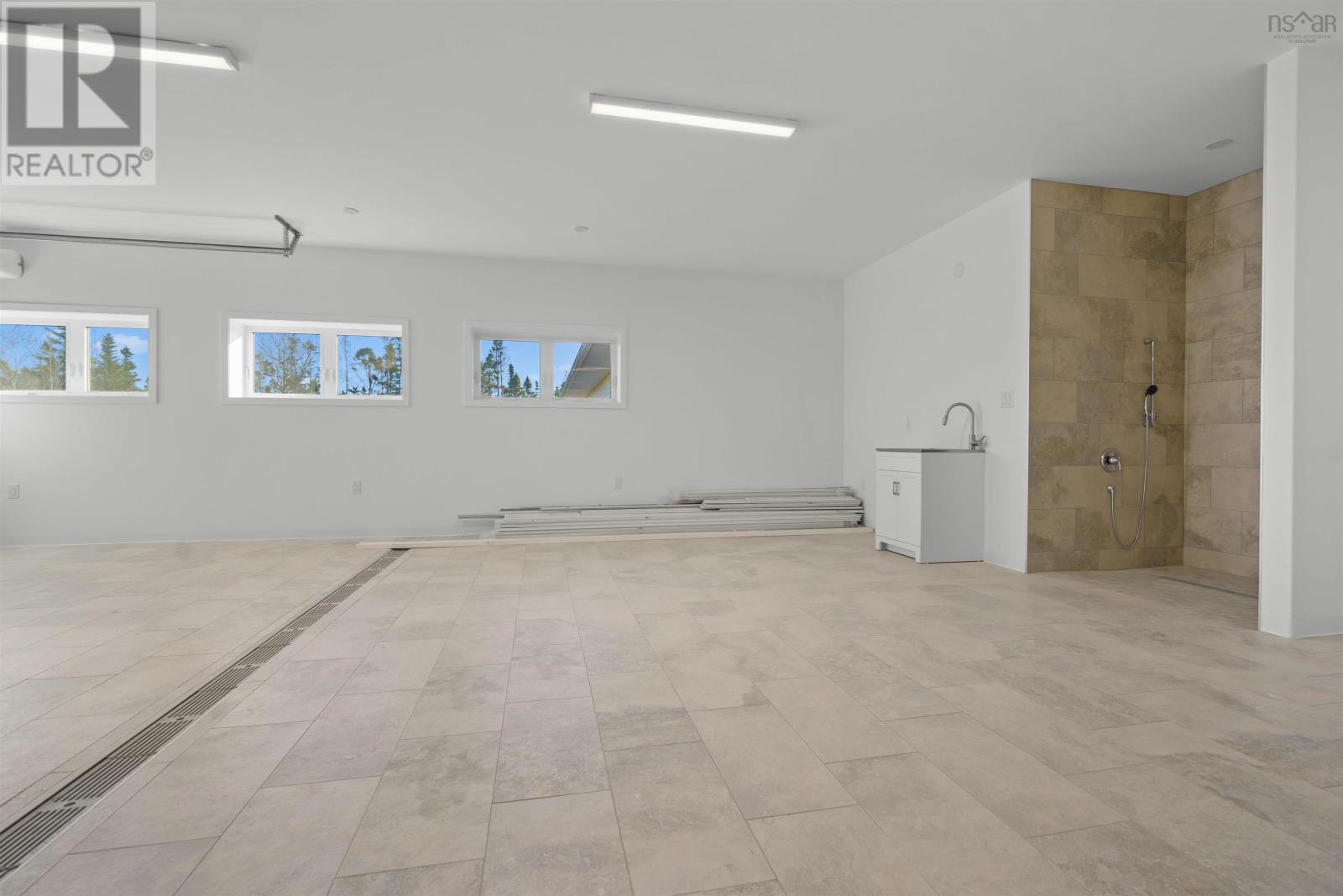 Property 30 of 42 of Eric Lane