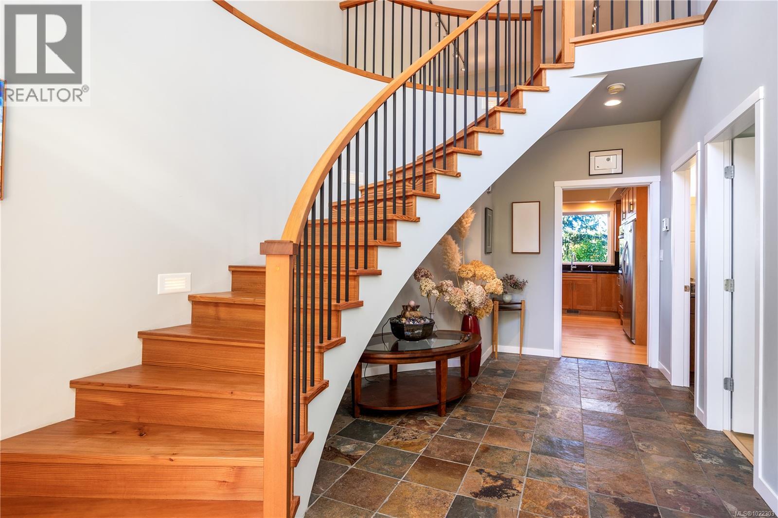 5898 Race Point Rd, Campbell River