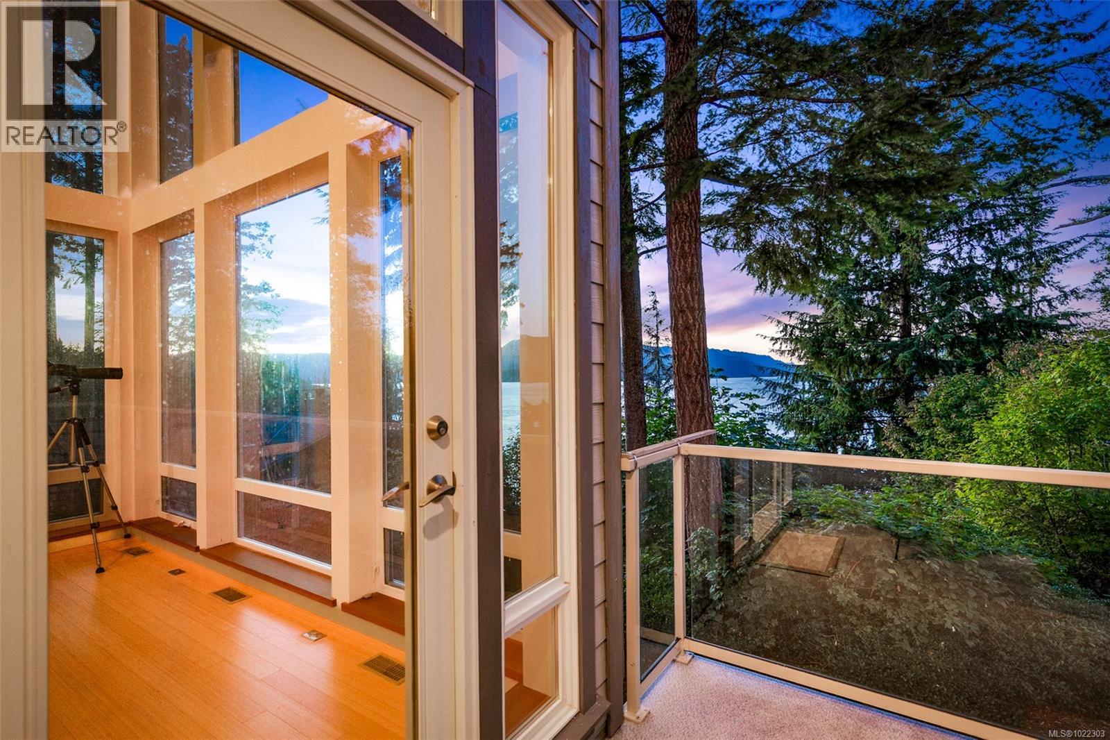 5898 Race Point Rd, Campbell River