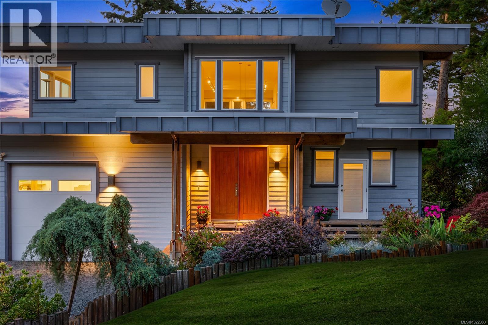 5898 Race Point Rd, Campbell River