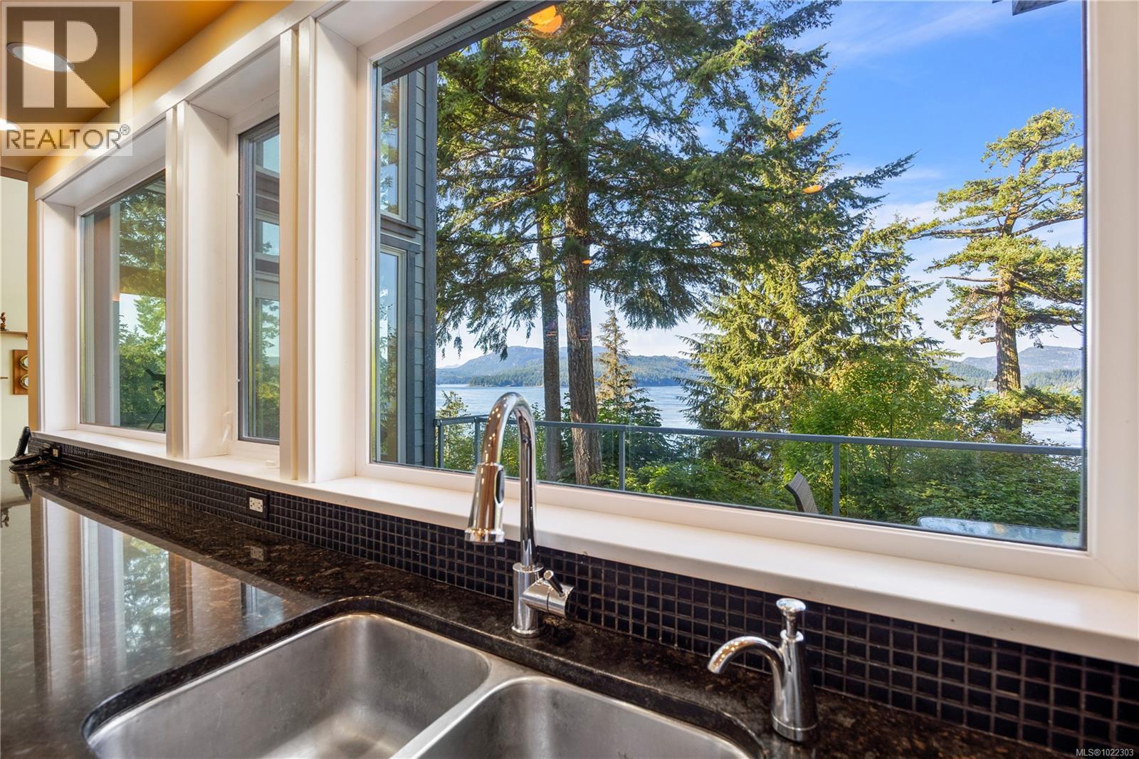 5898 Race Point Rd, Campbell River