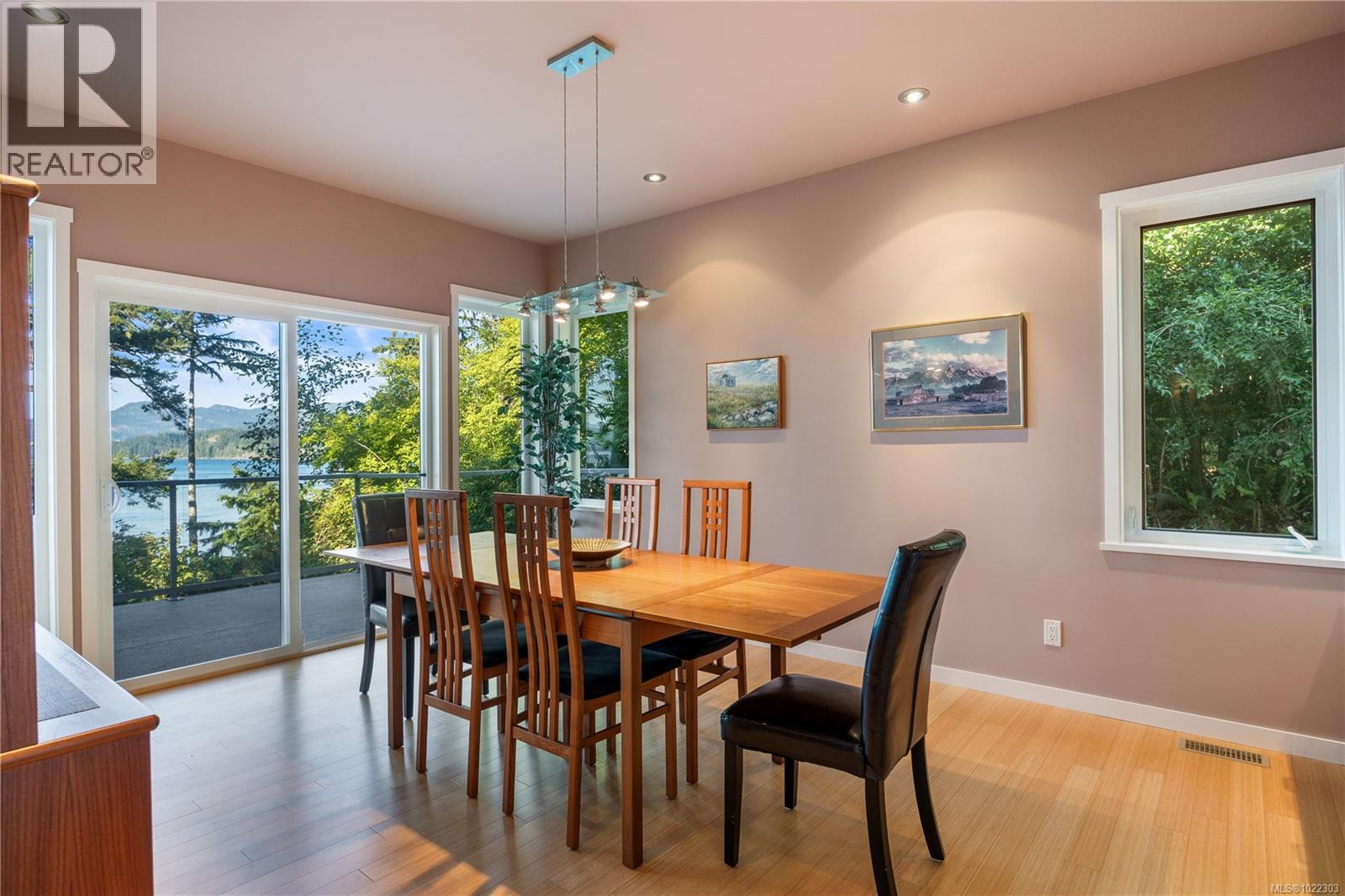 5898 Race Point Rd, Campbell River