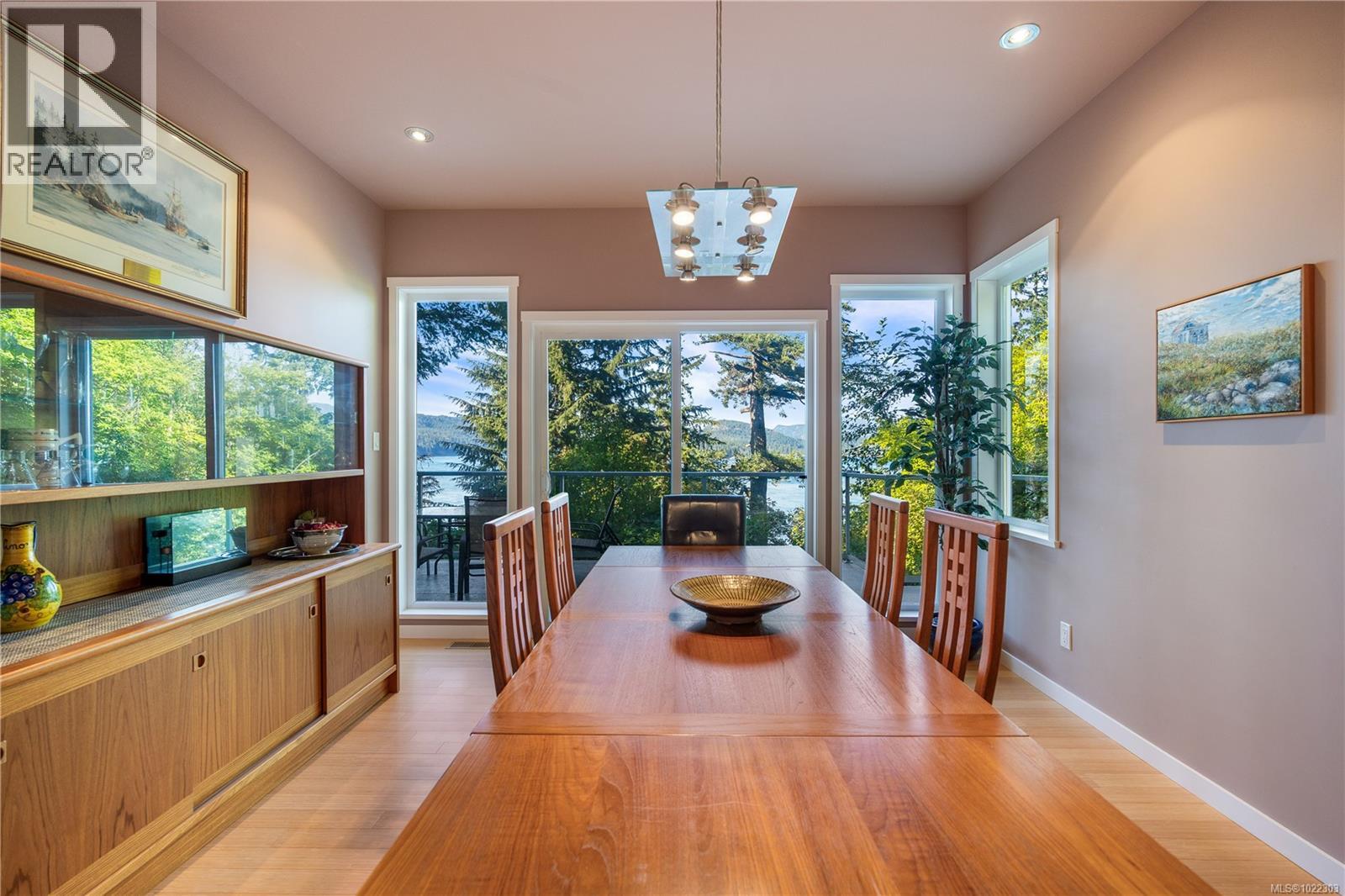 5898 Race Point Rd, Campbell River