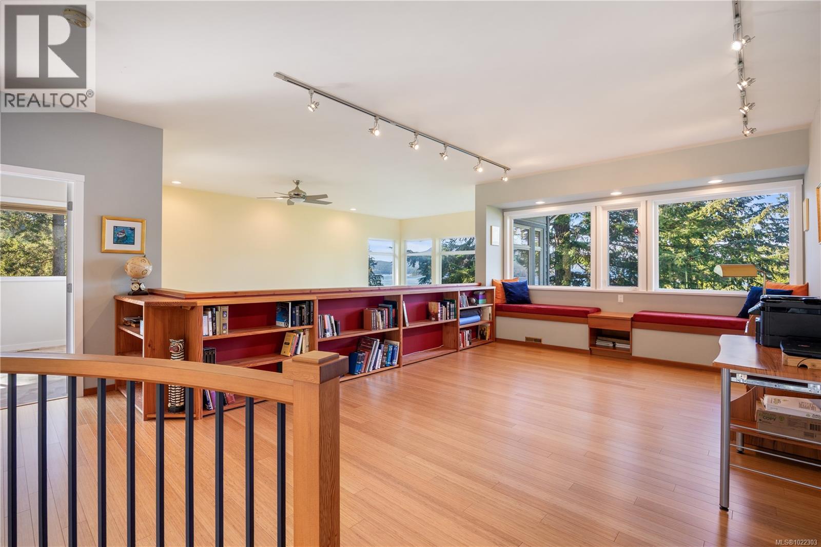 5898 Race Point Rd, Campbell River