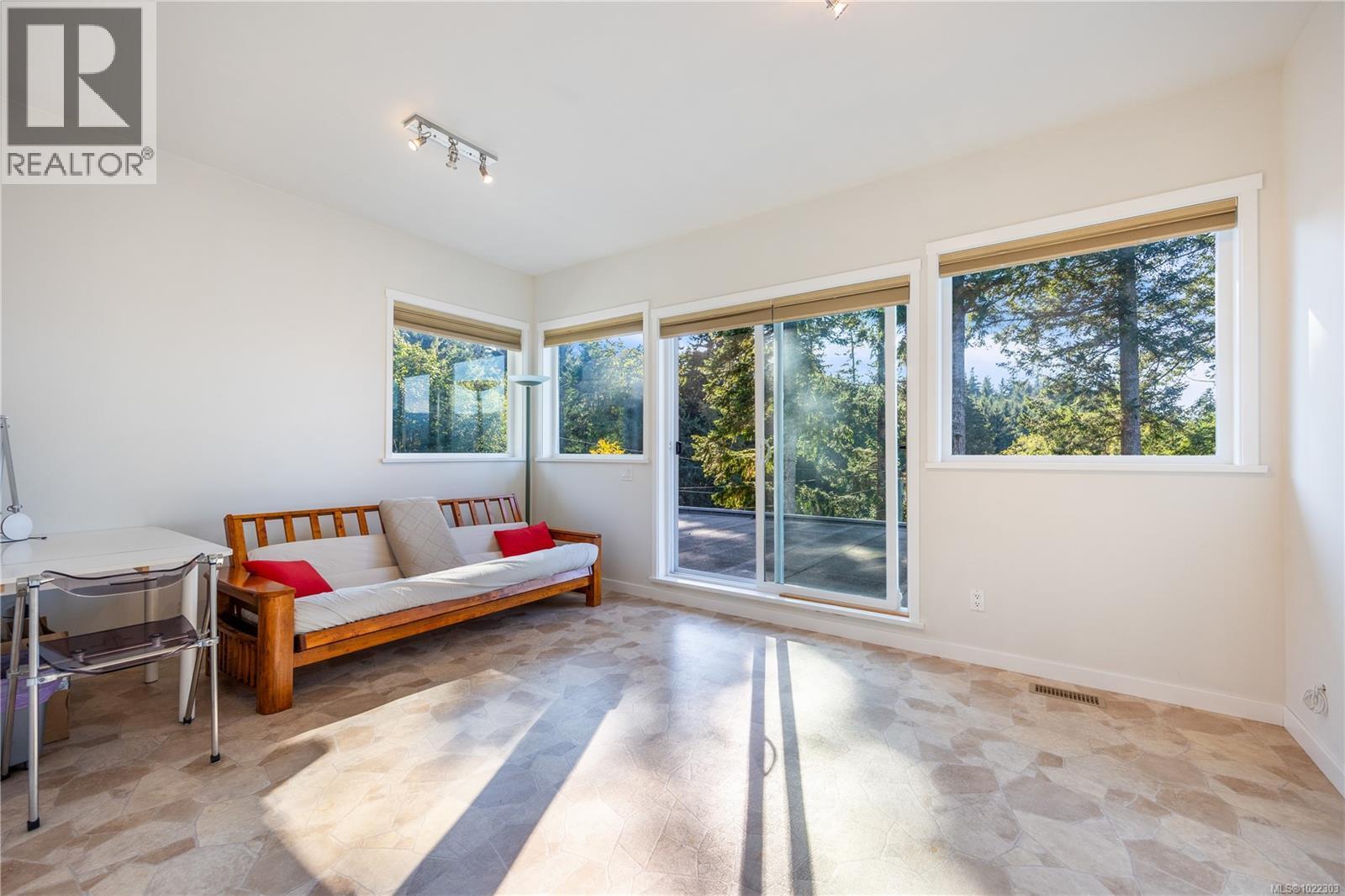 5898 Race Point Rd, Campbell River