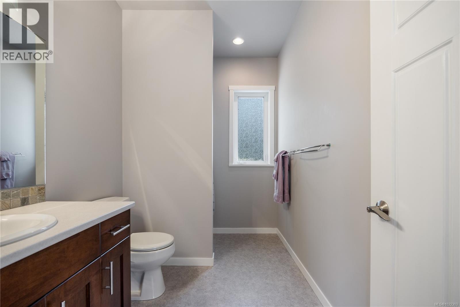 5898 Race Point Rd, Campbell River