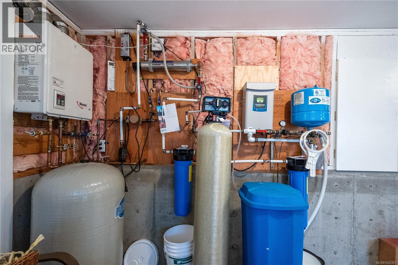 5898 Race Point Rd, Campbell River