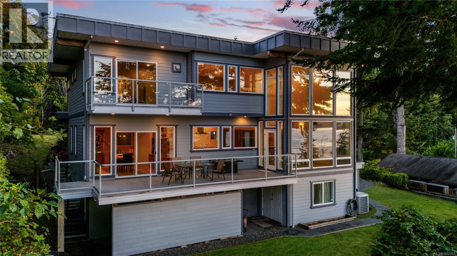 5898 Race Point Rd, Campbell River