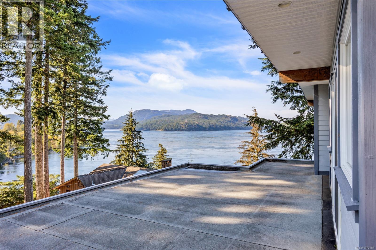 5898 Race Point Rd, Campbell River