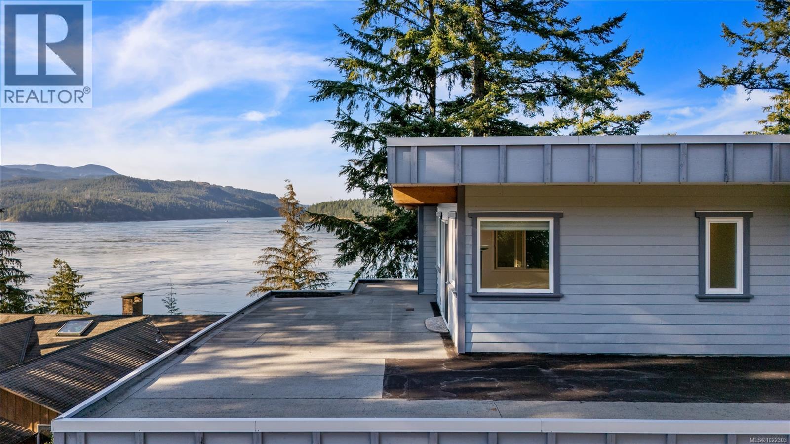 5898 Race Point Rd, Campbell River