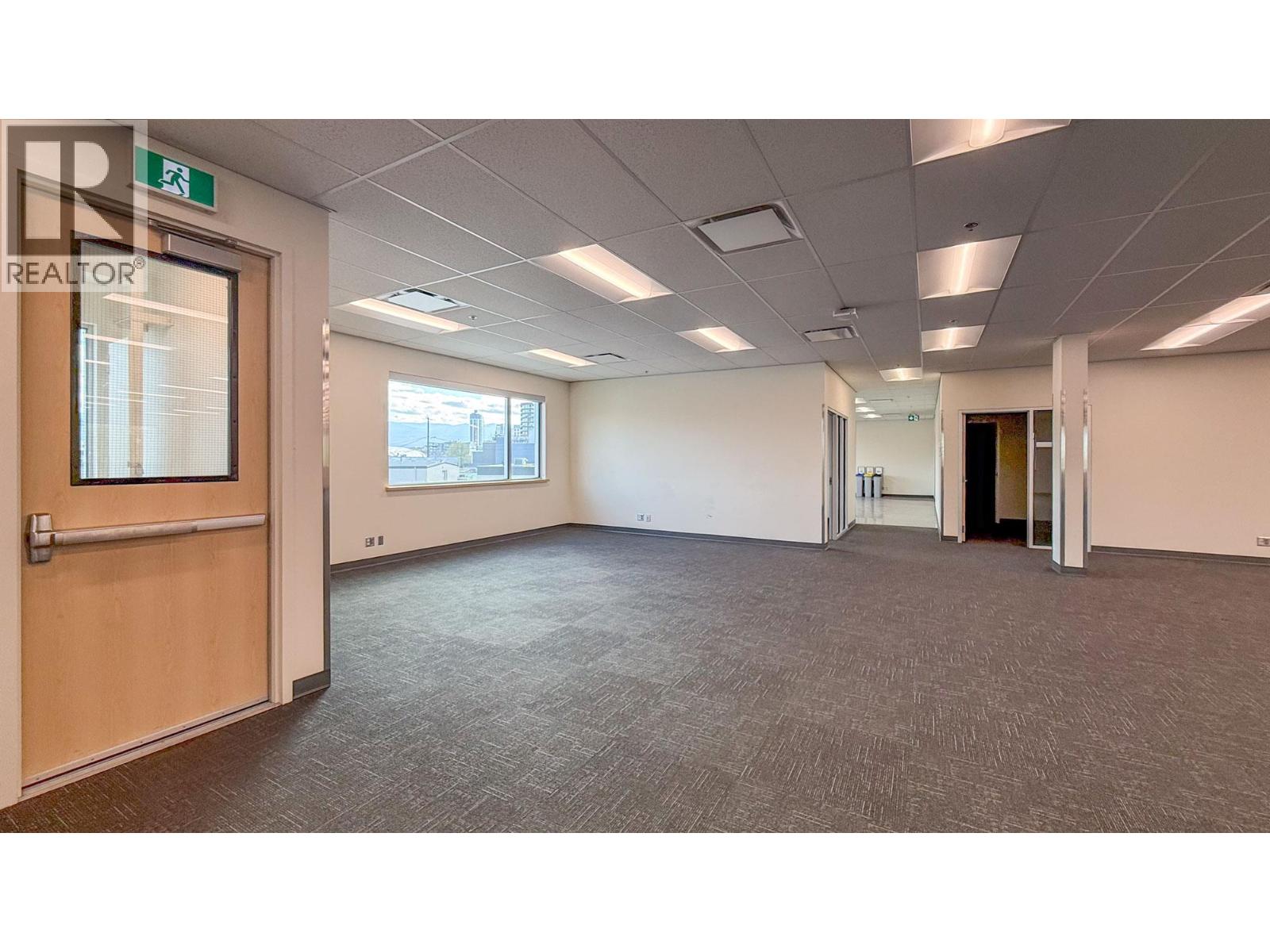 100 1090 Manhattan Drive, Kelowna