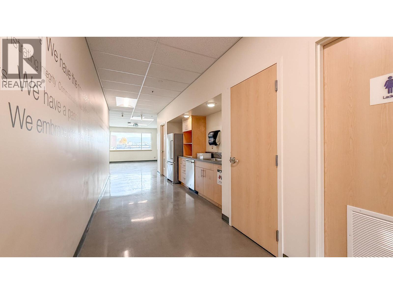 100 1090 Manhattan Drive, Kelowna