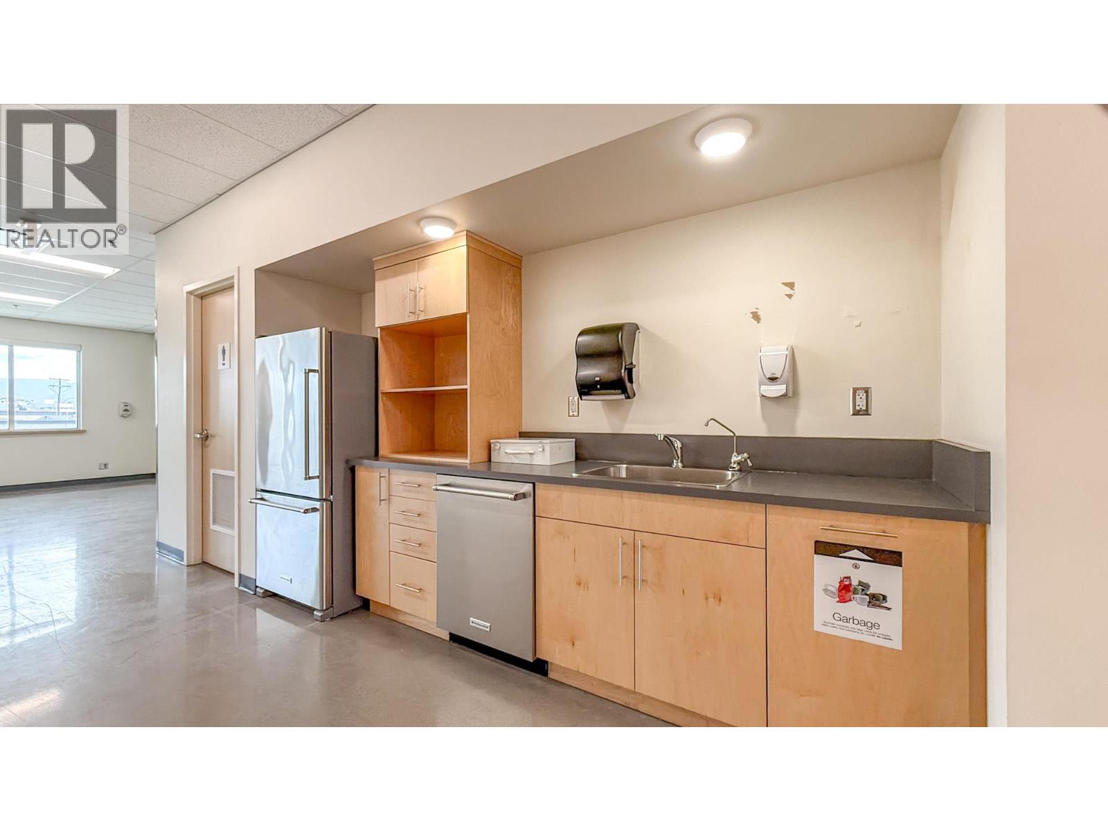 100 1090 Manhattan Drive, Kelowna