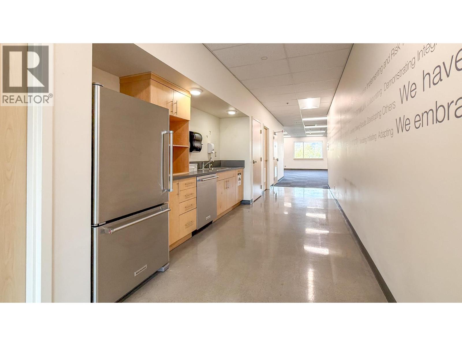 100 1090 Manhattan Drive, Kelowna