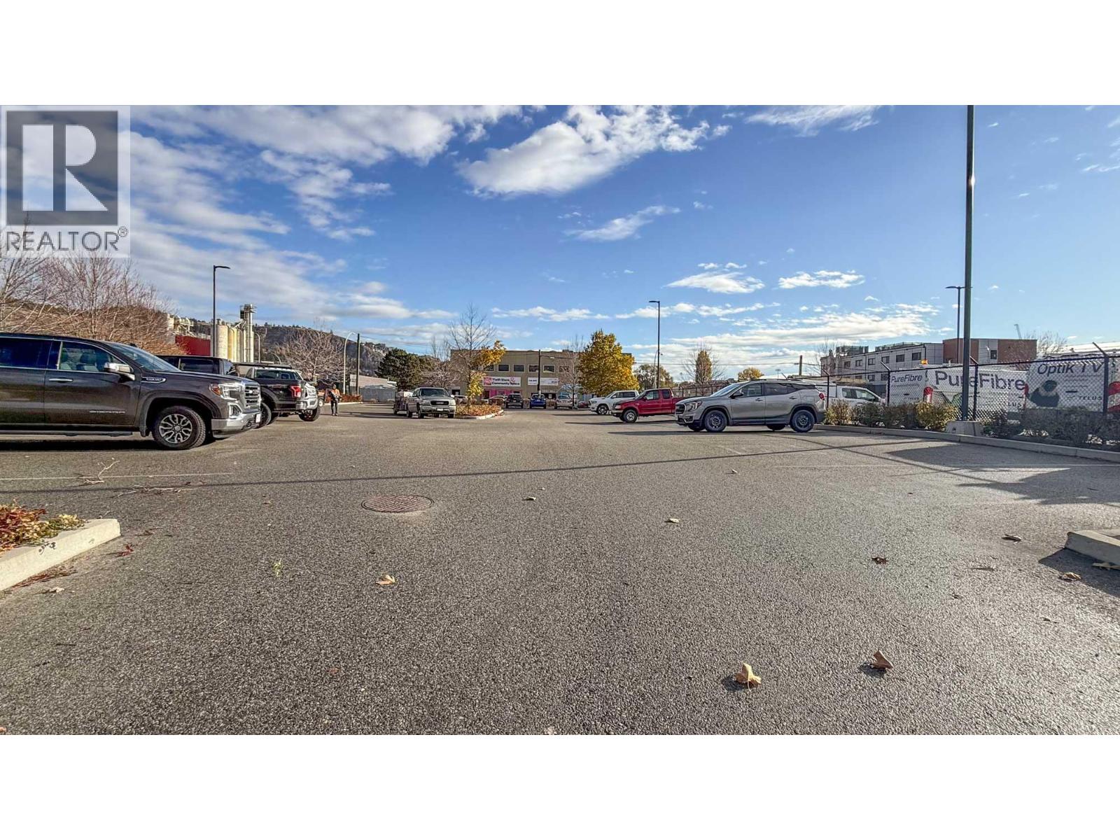 100 1090 Manhattan Drive, Kelowna