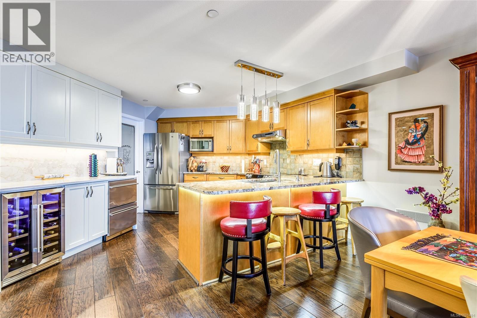 318 350 Island Hwy S, Campbell River