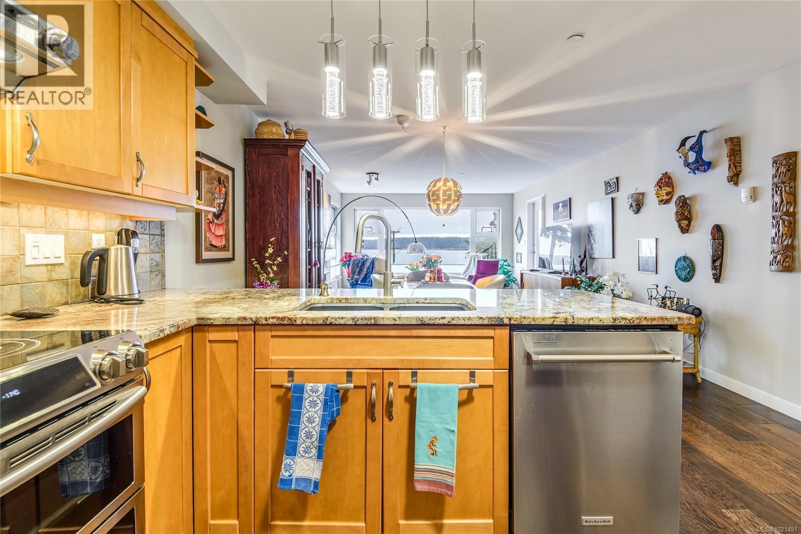 318 350 Island Hwy S, Campbell River