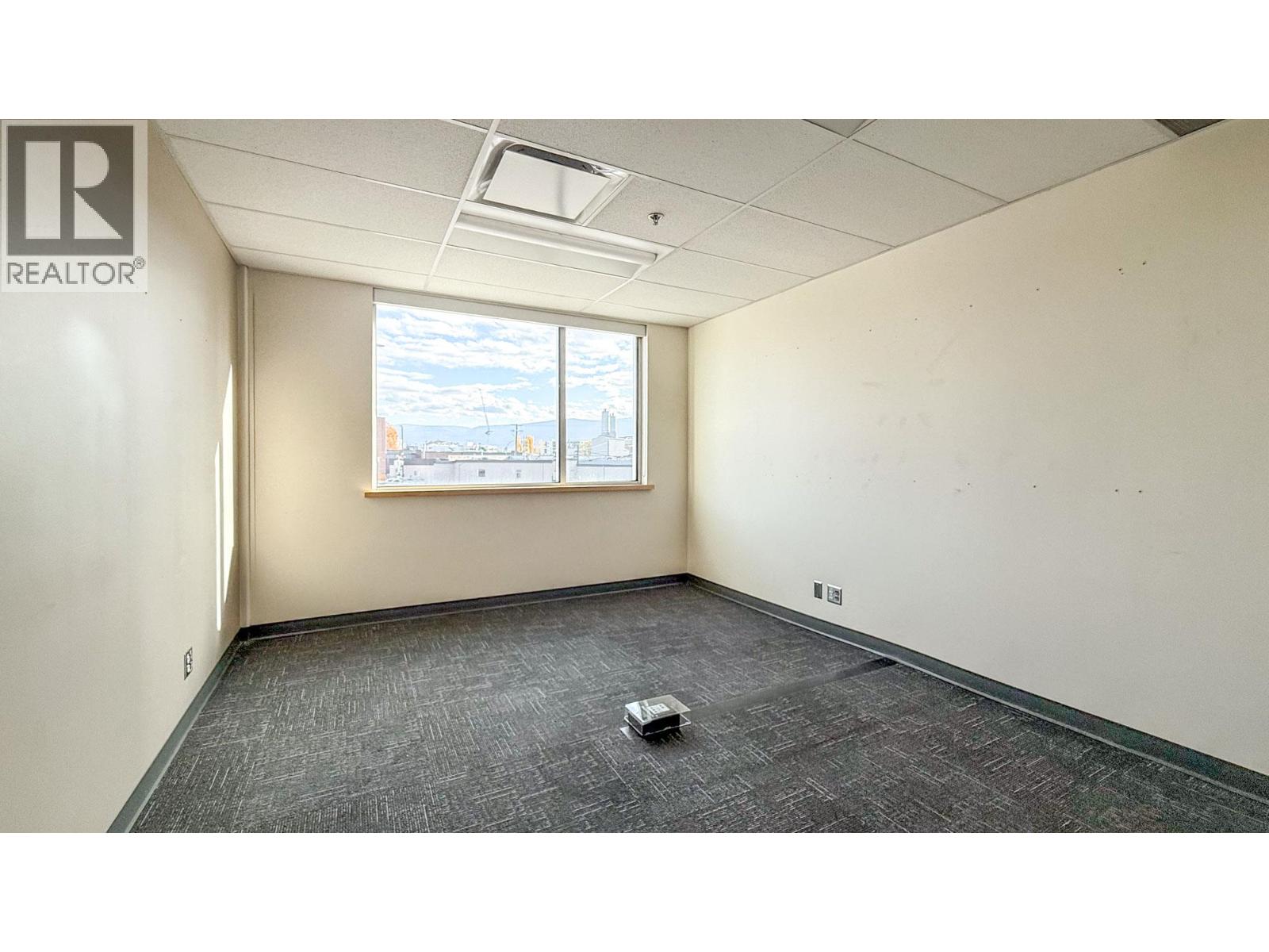 200 1090 Manhattan Drive, Kelowna