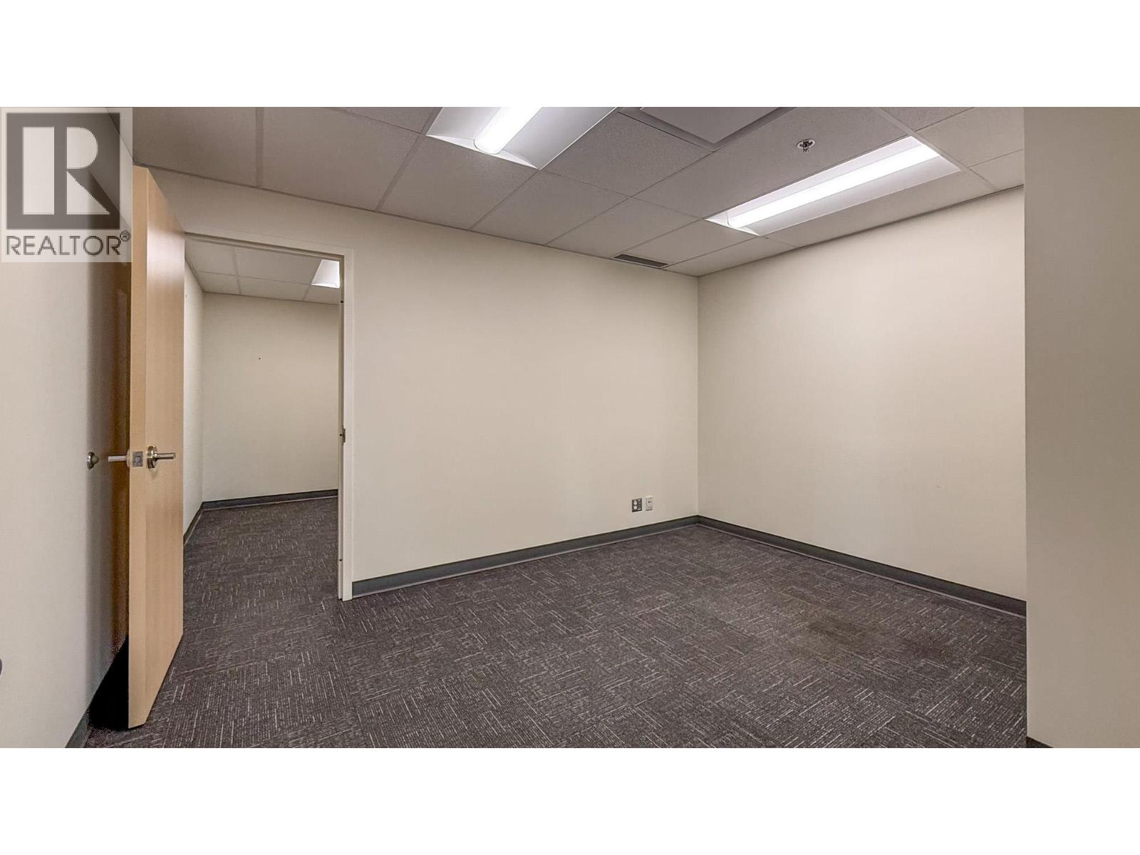 200 1090 Manhattan Drive, Kelowna