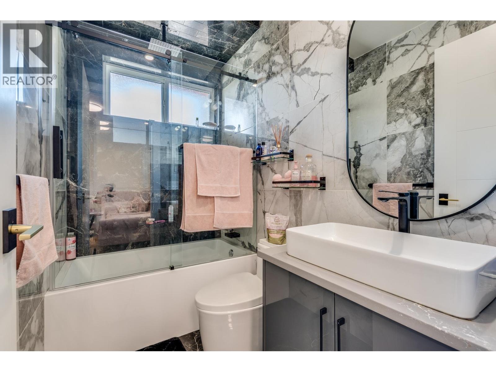 5845 WHITCOMB PLACE — photo 32