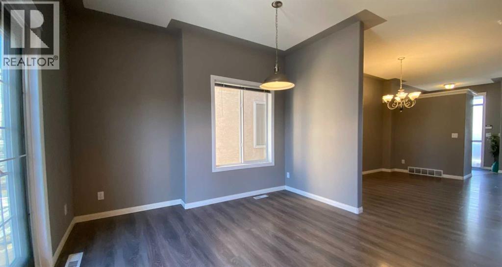 Single Family House for Sale in  Sierra Morena Landing SW Signal Hill Calgary 