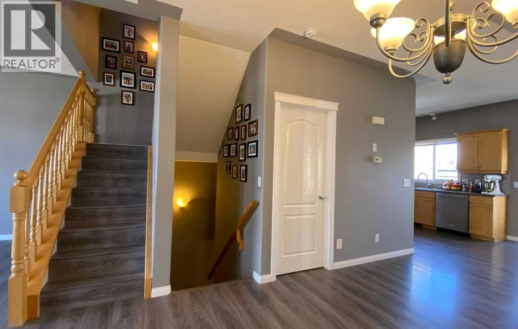 Single Family House for Sale in  Sierra Morena Landing SW Signal Hill Calgary 