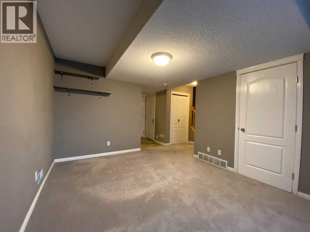 Single Family House for Sale in  Sierra Morena Landing SW Signal Hill Calgary 