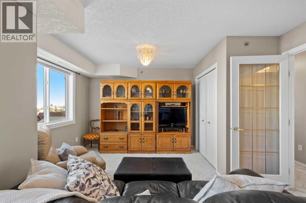 Single Family House Multi-level for Sale in   Simcoe Boulevard SW Signal Hill Calgary 