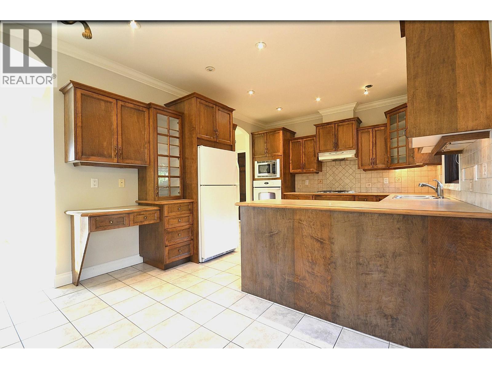 610 ROBINSON STREET, Coquitlam