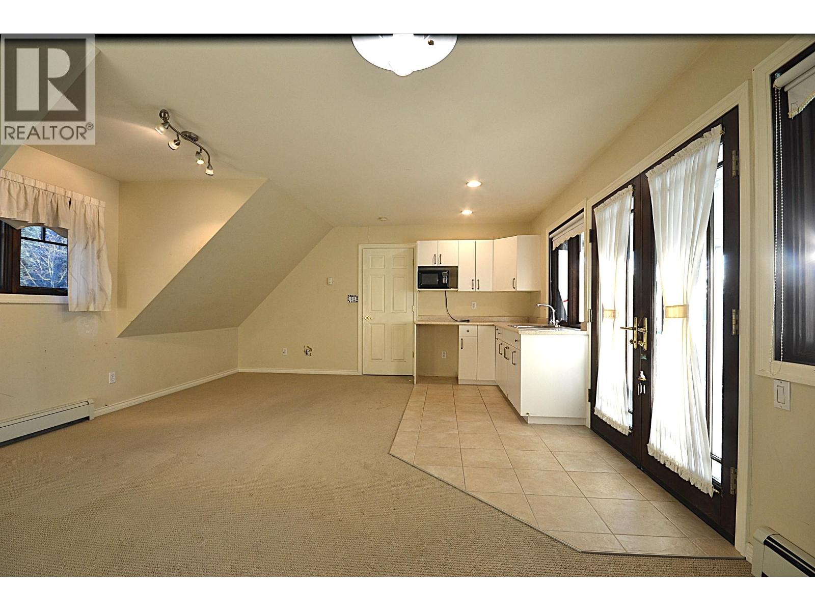 610 ROBINSON STREET, Coquitlam