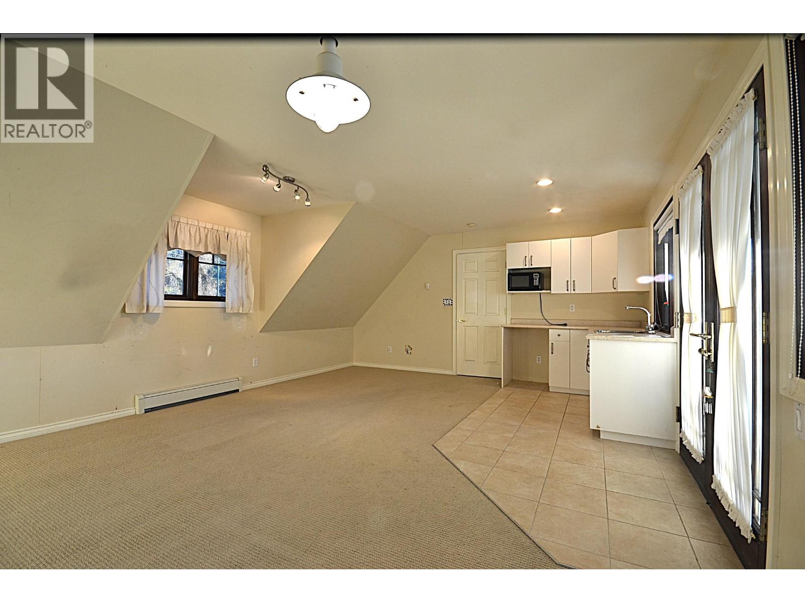 610 ROBINSON STREET, Coquitlam