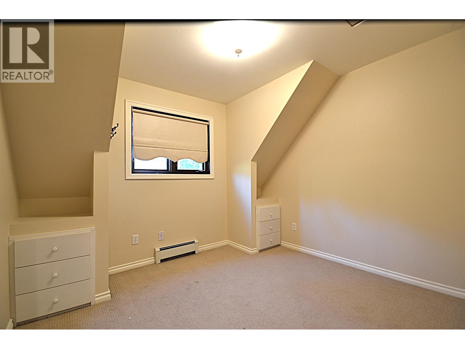 610 ROBINSON STREET, Coquitlam