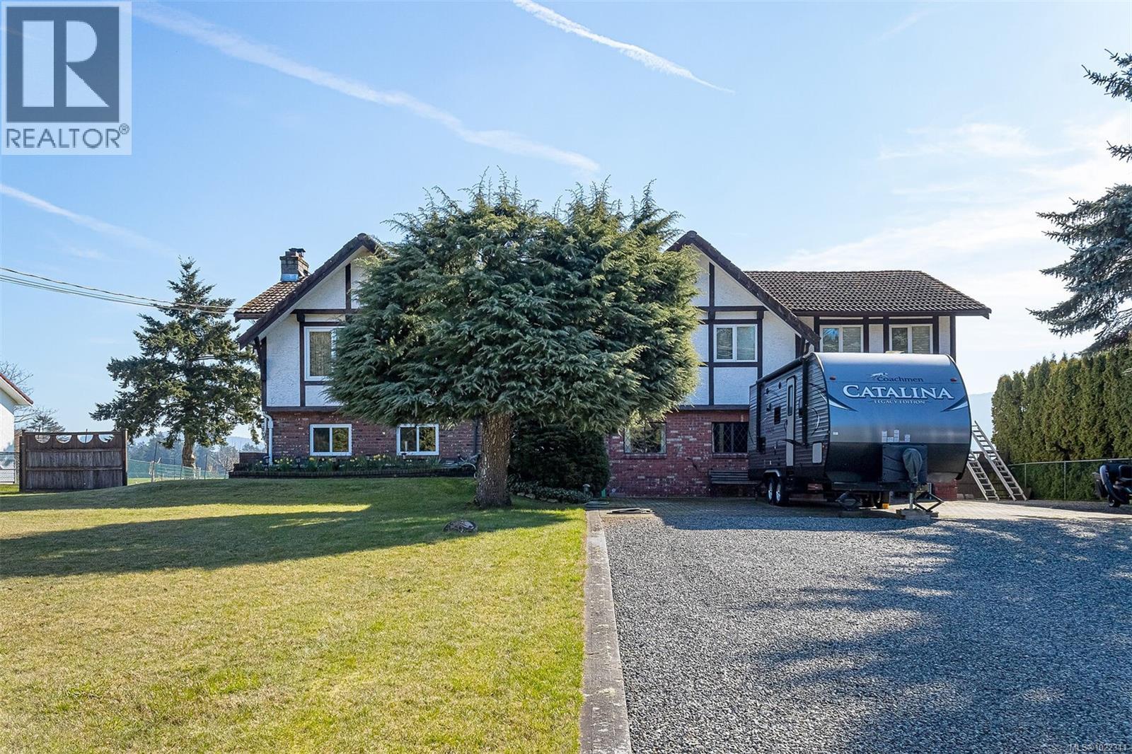 6627 Lakes Rd, Duncan