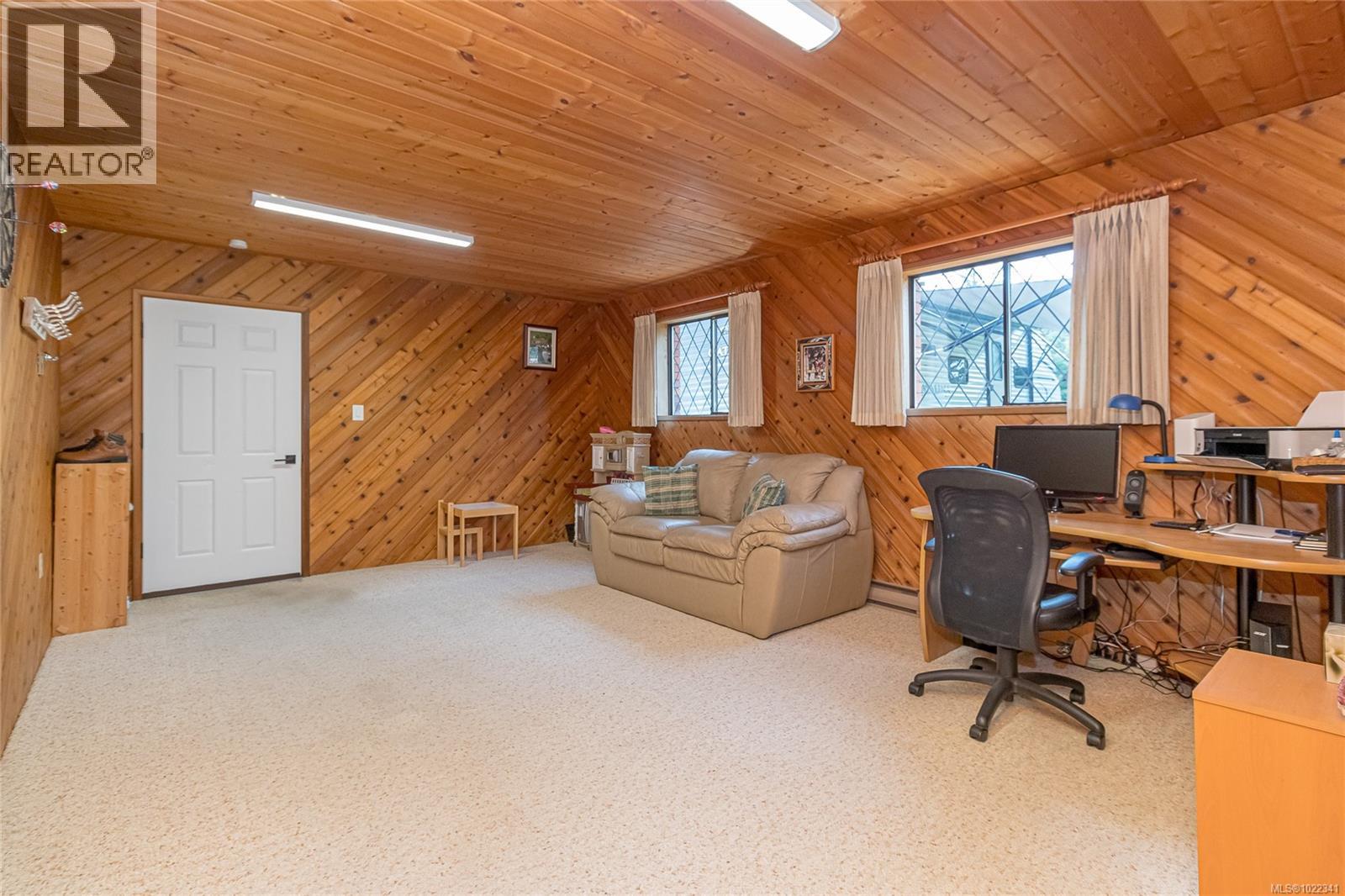 6627 Lakes Rd, Duncan