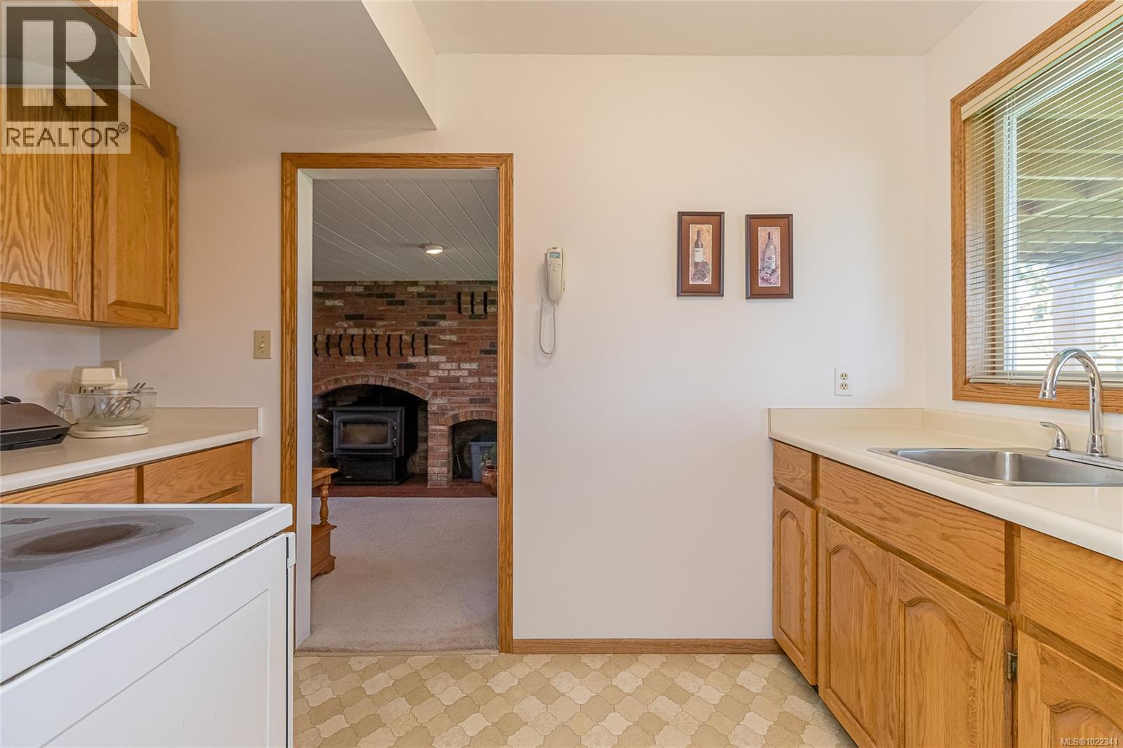 6627 Lakes Rd, Duncan