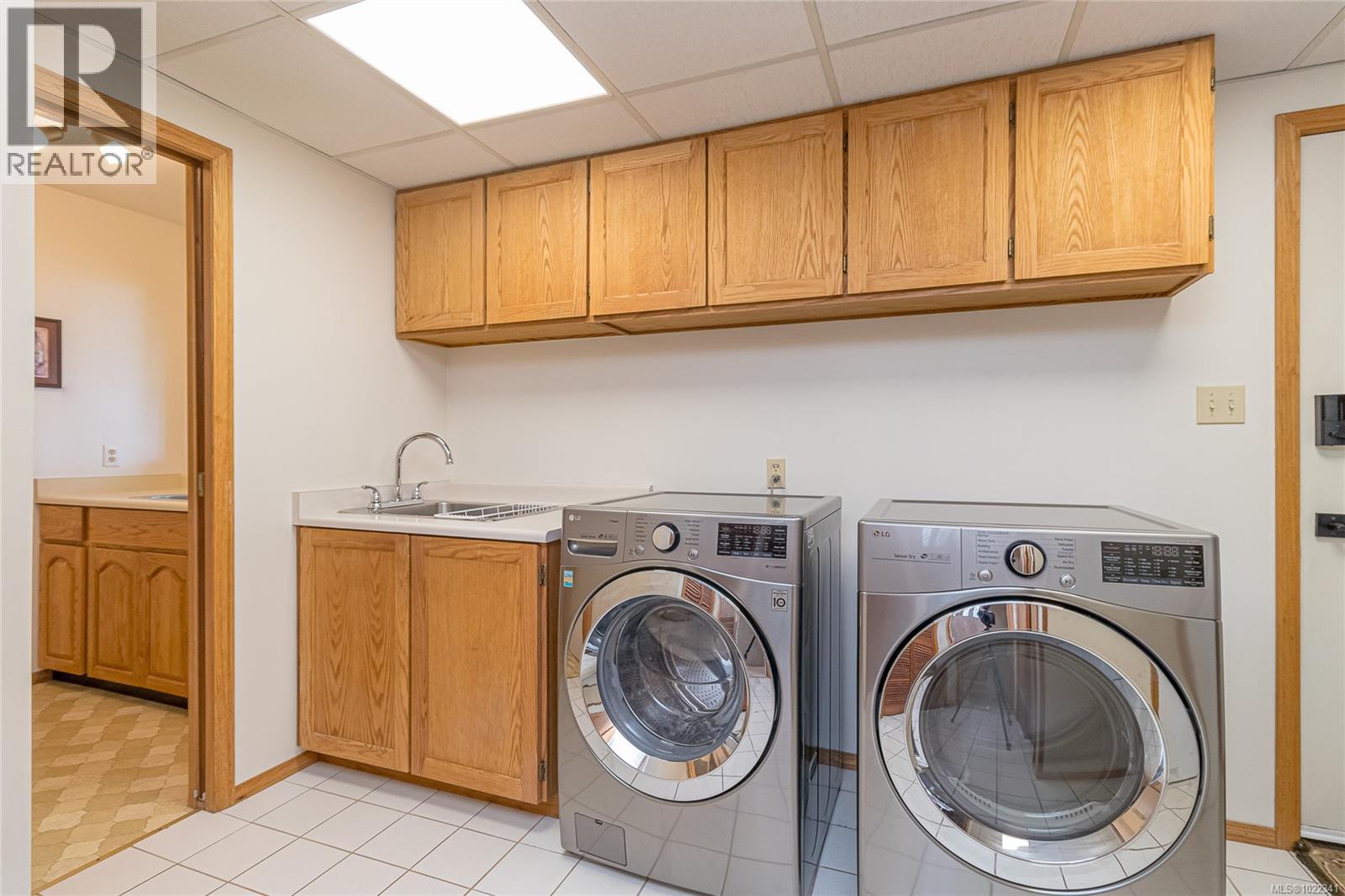 6627 Lakes Rd, Duncan