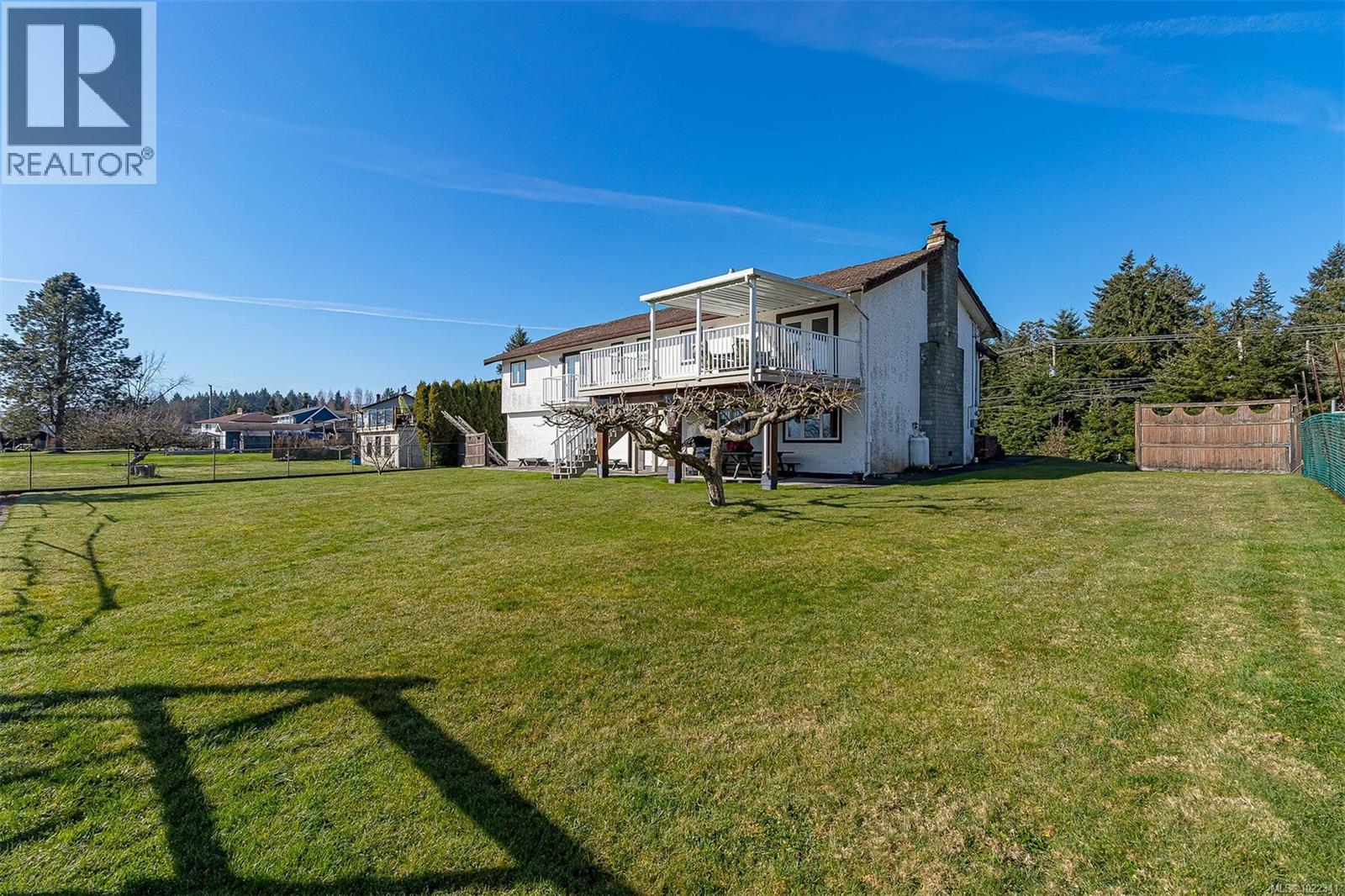 6627 Lakes Rd, Duncan