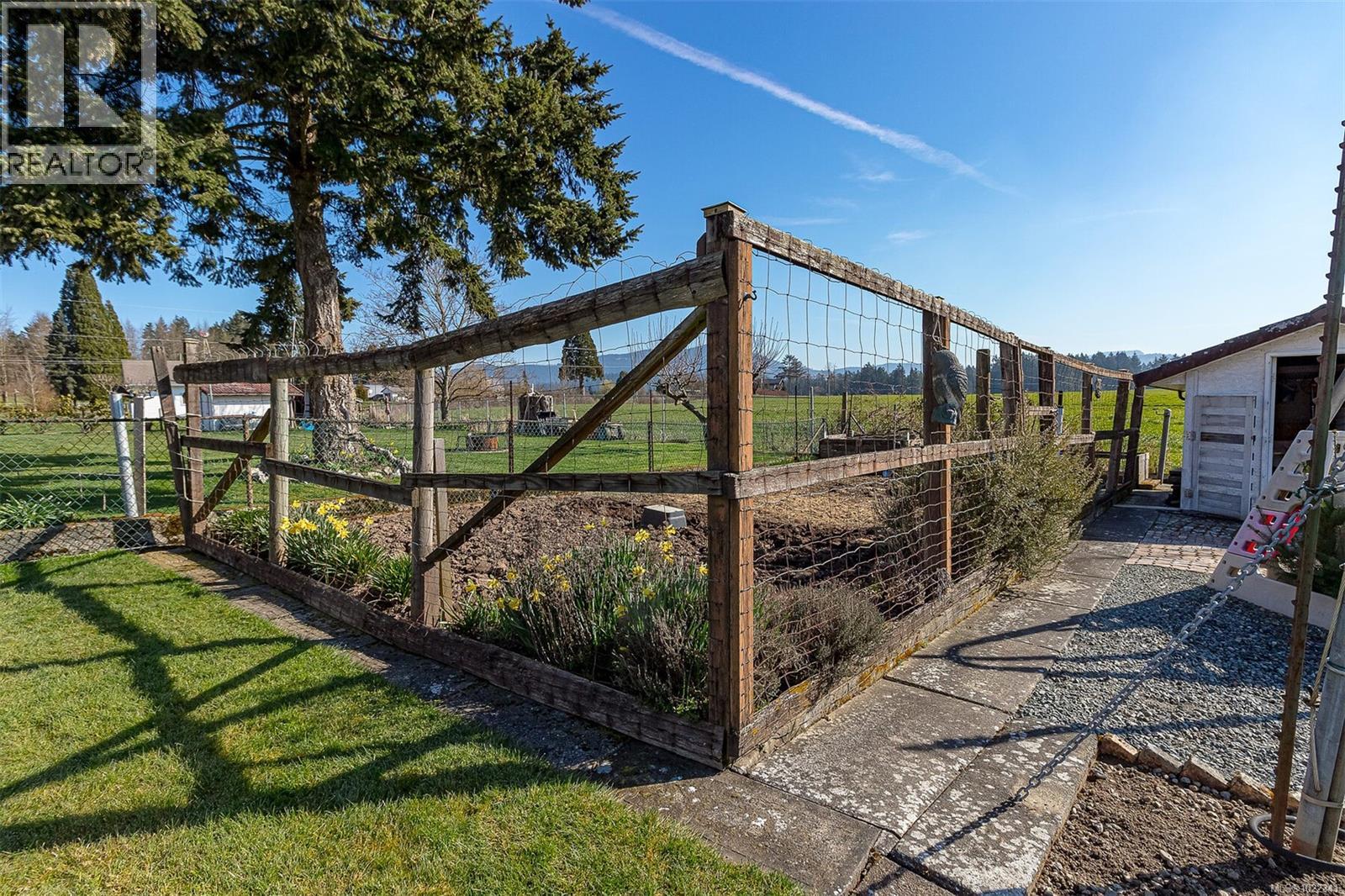 6627 Lakes Rd, Duncan