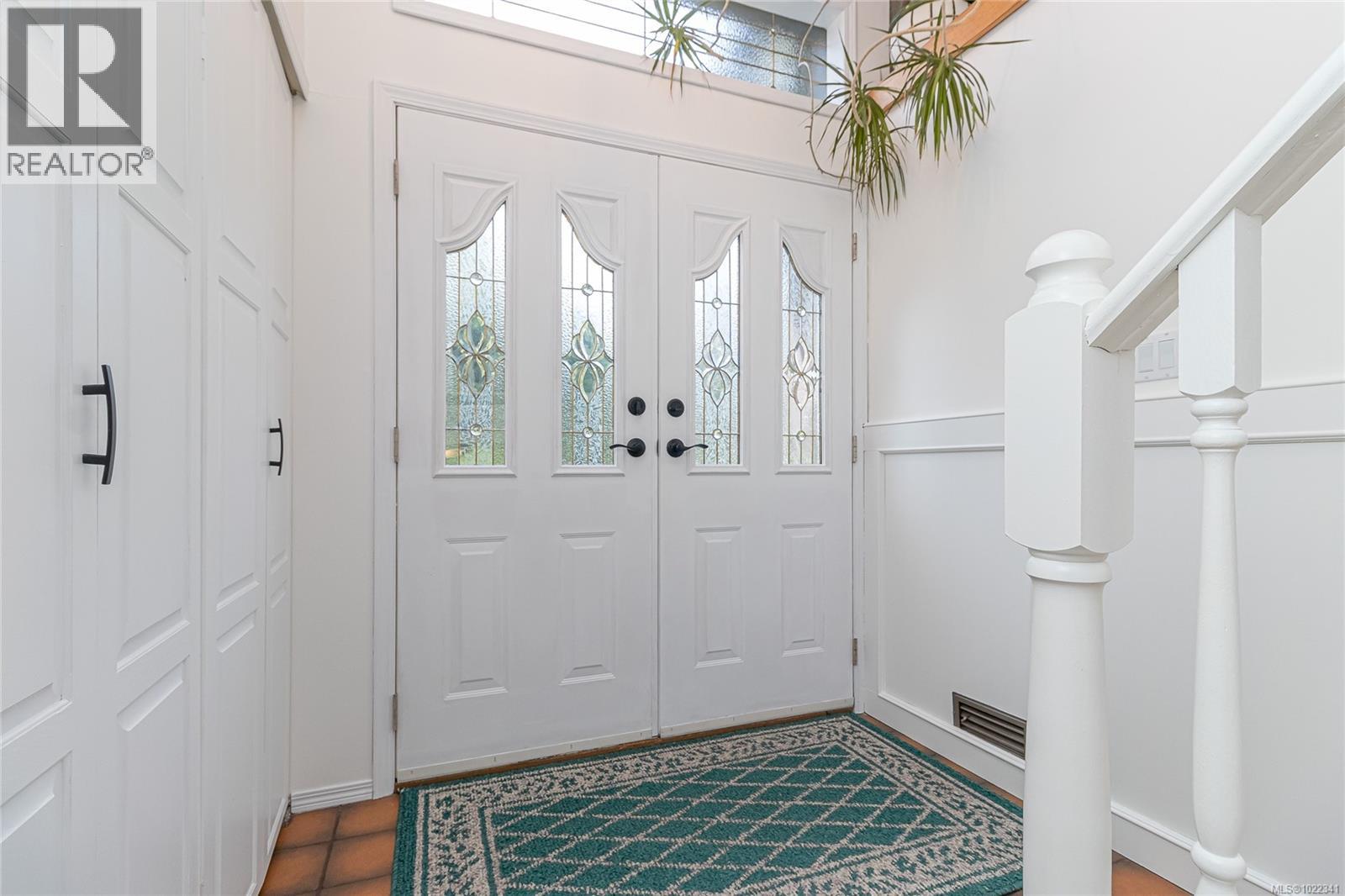 6627 Lakes Rd, Duncan