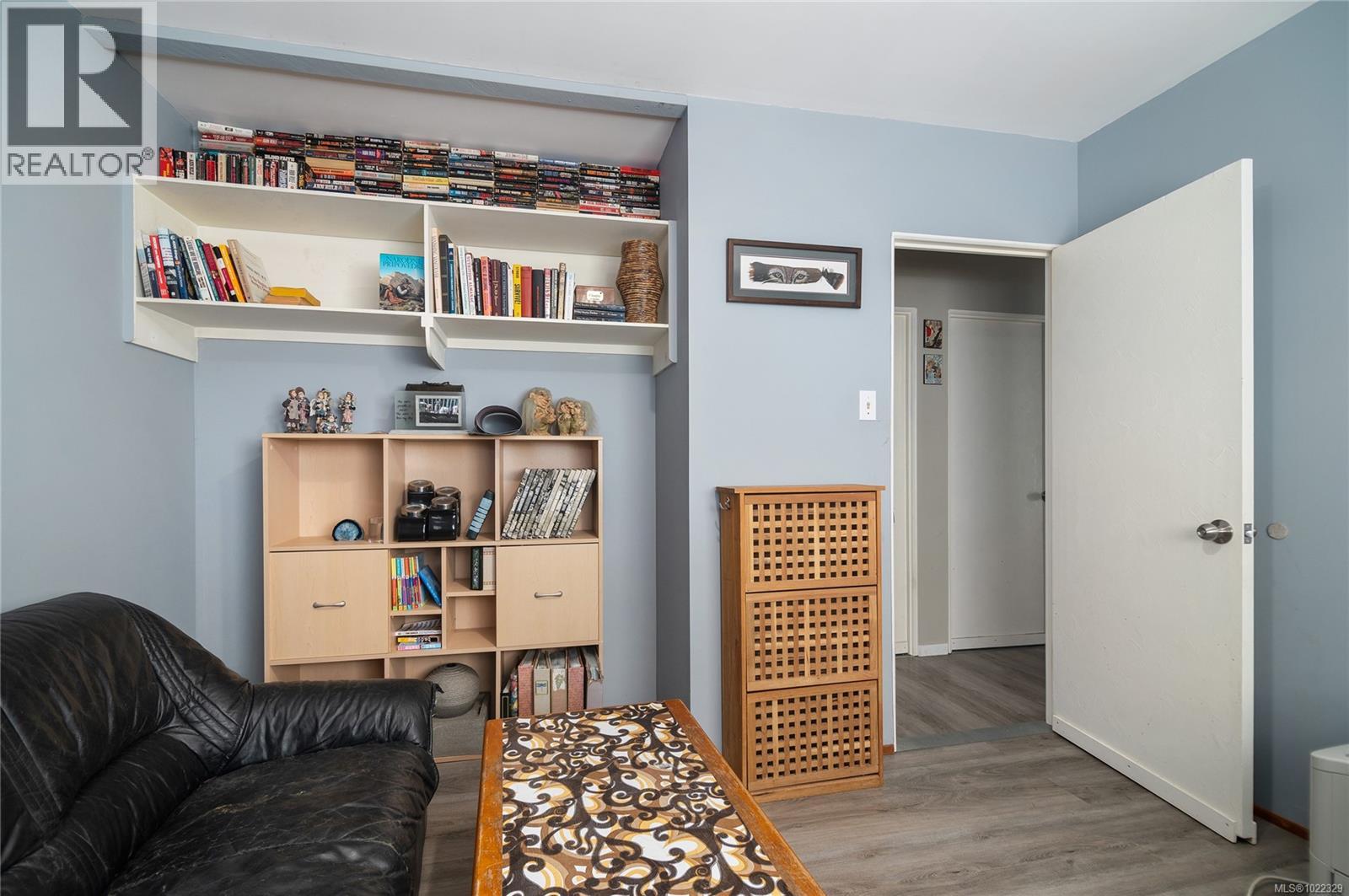 261 AMBLESIDE DR - 12